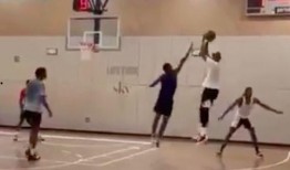 篮球最新爆料新闻视频,揭秘球星转会内幕与赛场风云